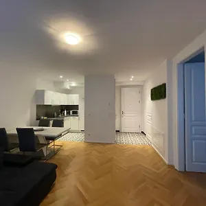 1st La Opera Suites Apartamento Viena